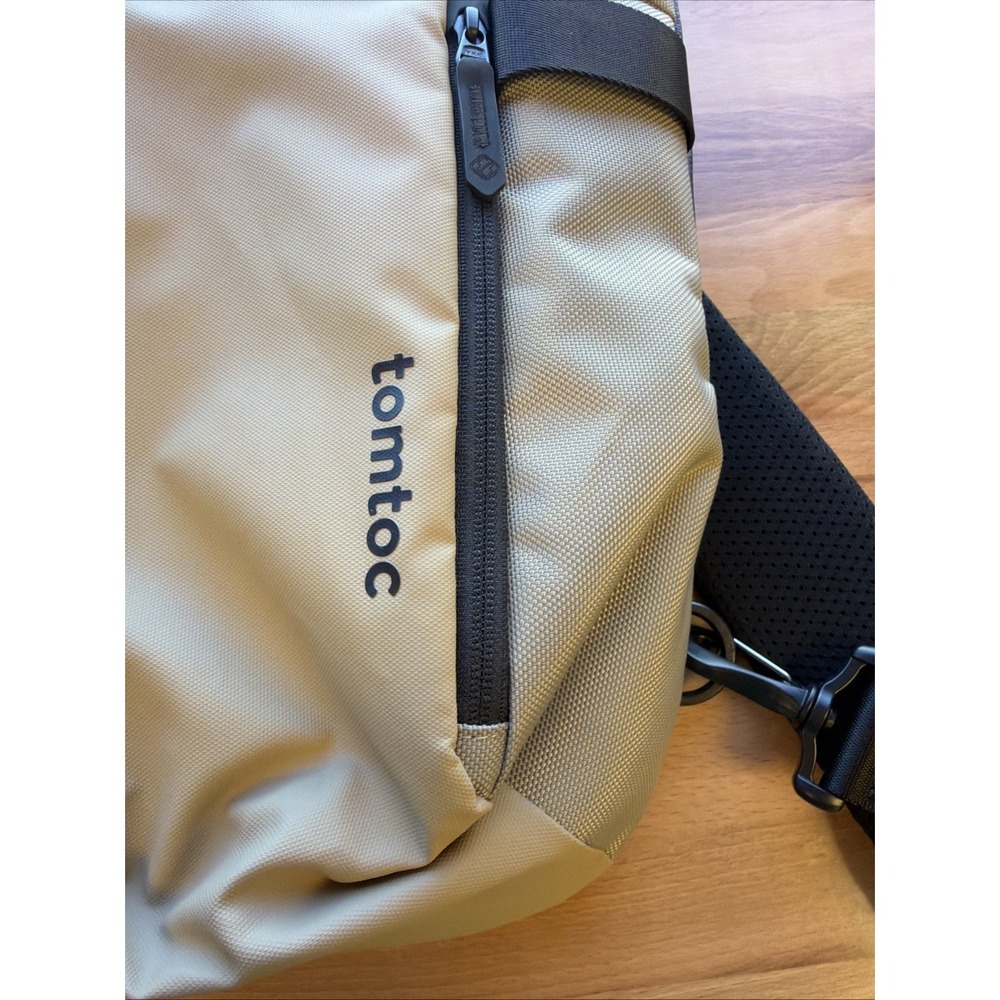 tomtoc 7L Sling Backpack Crossbody Bag for Men Women, EDC Daypack Chest Shoul... - Picture 3 of 10